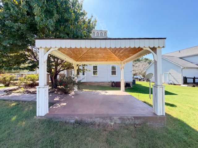 1819 Bourne Cir, Clarksville, TN 37043