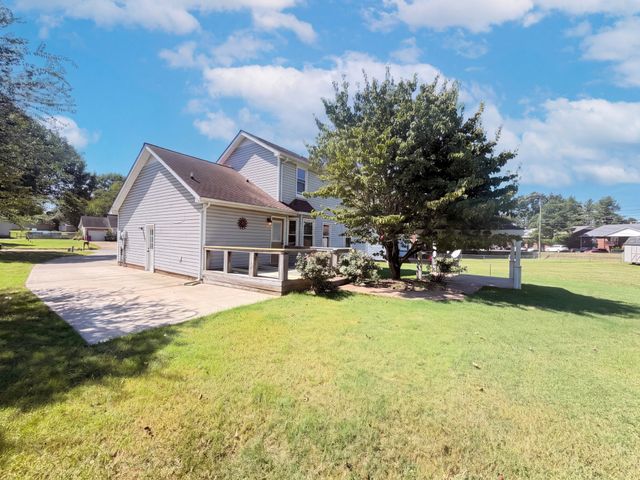 1819 Bourne Cir, Clarksville, TN 37043