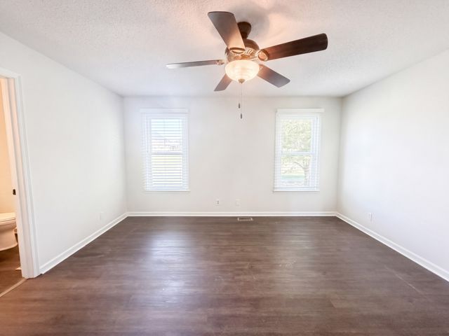 1819 Bourne Cir, Clarksville, TN 37043