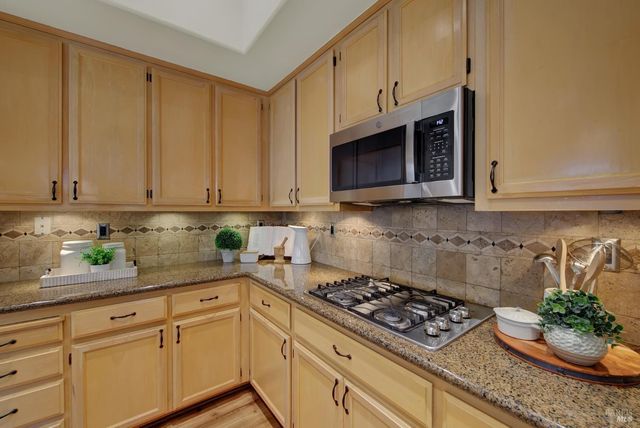 621 Renaissance Ave, Fairfield, CA 94534