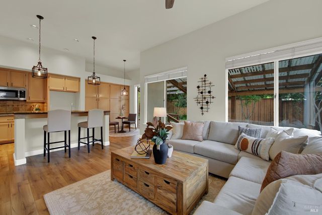 621 Renaissance Ave, Fairfield, CA 94534