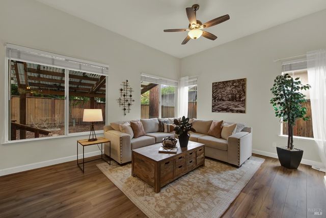 621 Renaissance Ave, Fairfield, CA 94534