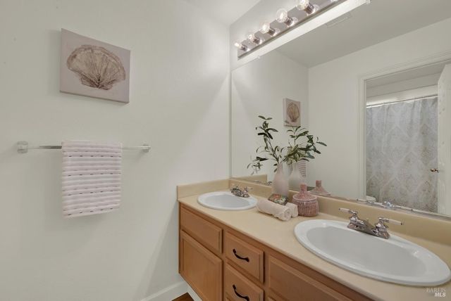 621 Renaissance Ave, Fairfield, CA 94534