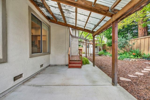 621 Renaissance Ave, Fairfield, CA 94534