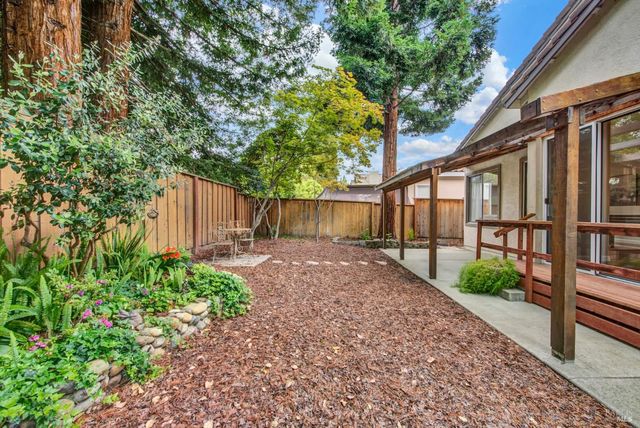 621 Renaissance Ave, Fairfield, CA 94534