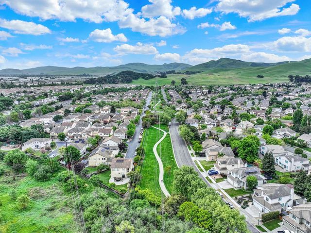 621 Renaissance Ave, Fairfield, CA 94534