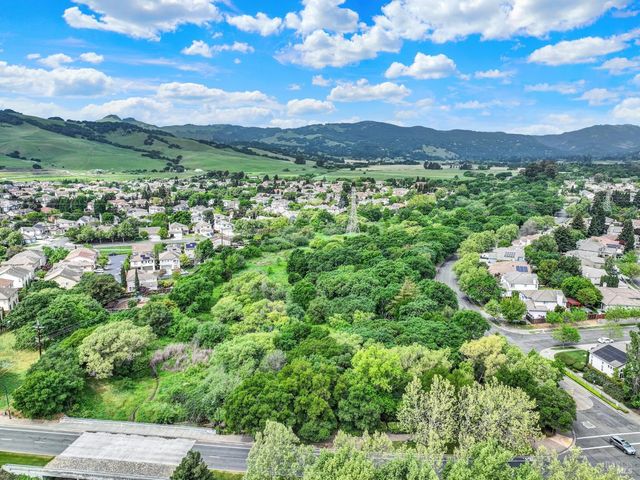 621 Renaissance Ave, Fairfield, CA 94534