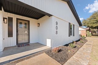 908 Stonelake Drive, Cleburne, TX 76033