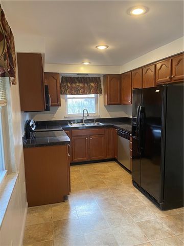 130 E End Road, Centerville, PA 15417