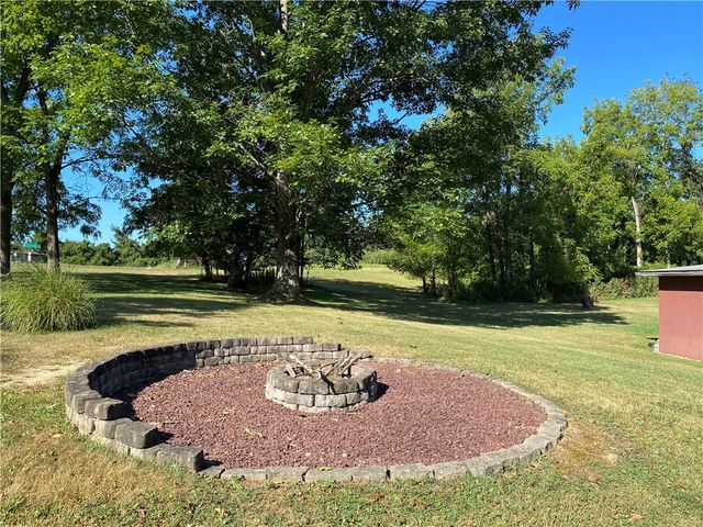 130 E End Road, Centerville, PA 15417