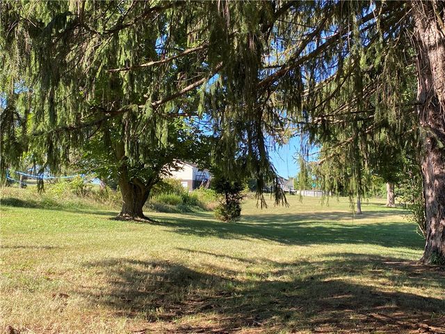 130 E End Road, Centerville, PA 15417