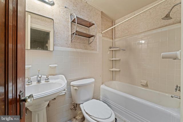 220 JEFFERSON ST NW, Washington, DC 20011