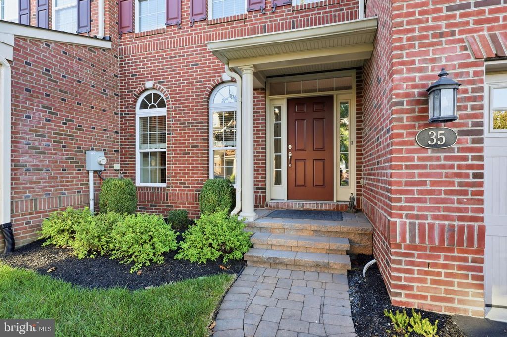 35 RITTENHOUSE CIR, NEWTOWN, PA 18940 — exterior
