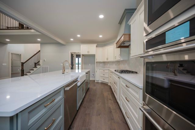 2 Delzotto Drive, Murfreesboro, TN 37128