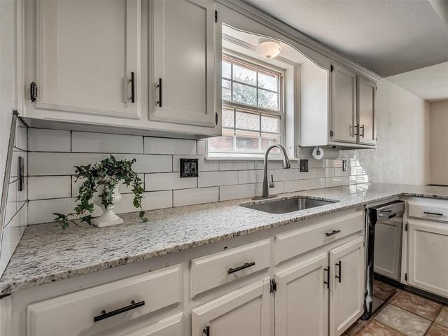 1300 Kelly Park Road, Edmond, OK 73003