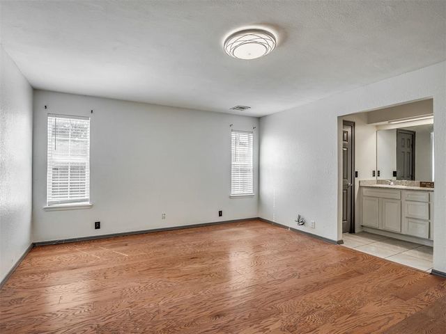 1300 Kelly Park Road, Edmond, OK 73003