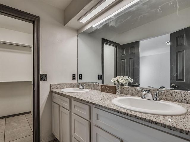 1300 Kelly Park Road, Edmond, OK 73003
