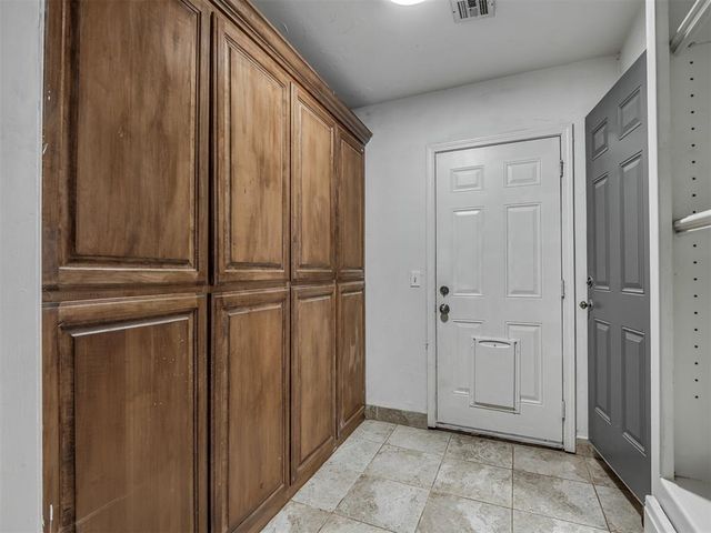 1300 Kelly Park Road, Edmond, OK 73003