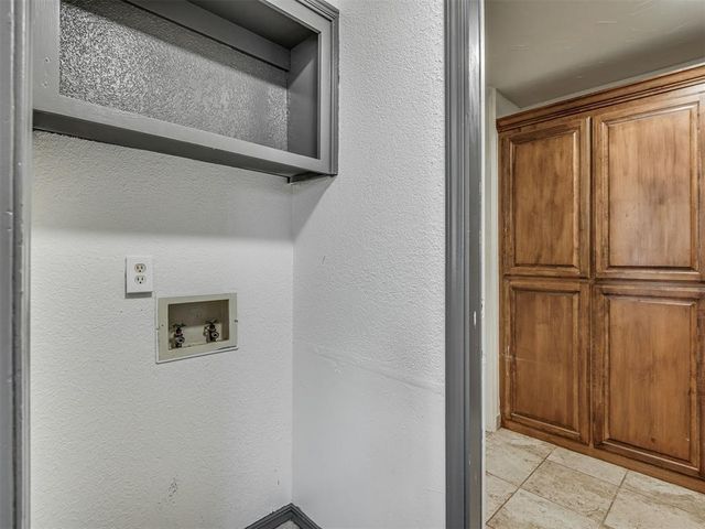 1300 Kelly Park Road, Edmond, OK 73003