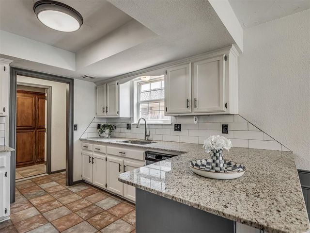 1300 Kelly Park Road, Edmond, OK 73003