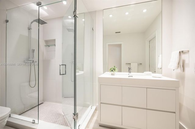 7230 Vistalmar St, Coral Gables, FL 33143