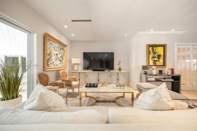 7230 Vistalmar St, Coral Gables, FL 33143