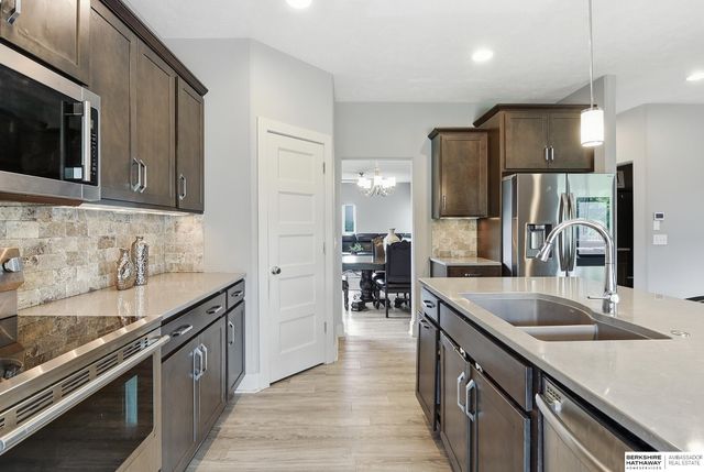 2514 N 184th Street, Elkhorn, NE 68022