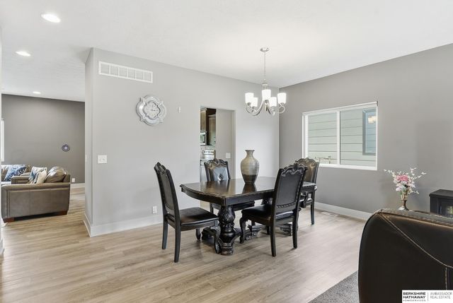 2514 N 184th Street, Elkhorn, NE 68022