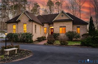 365 Hamlet Rd, Manakin Sabot, VA 23103