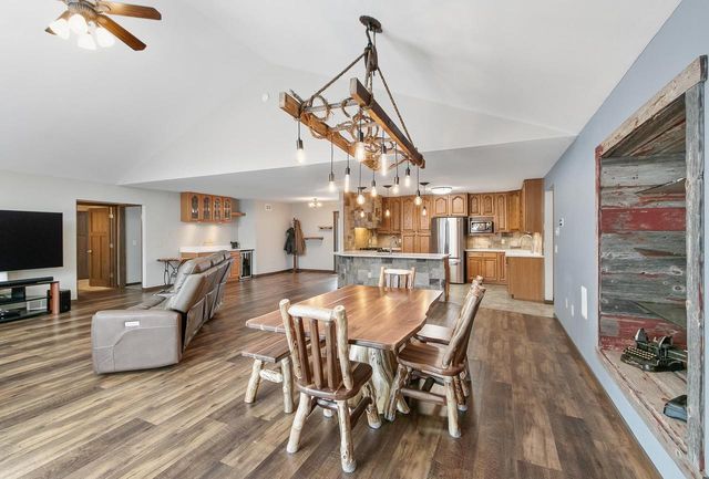 831 Island Court, Baraboo, WI 53913