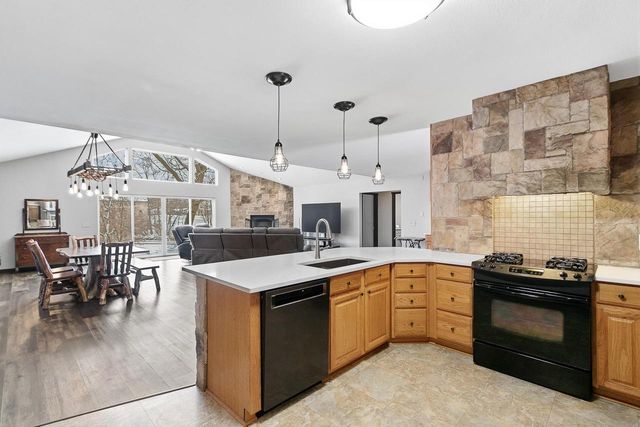 831 Island Court, Baraboo, WI 53913