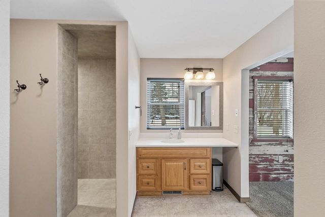 831 Island Court, Baraboo, WI 53913