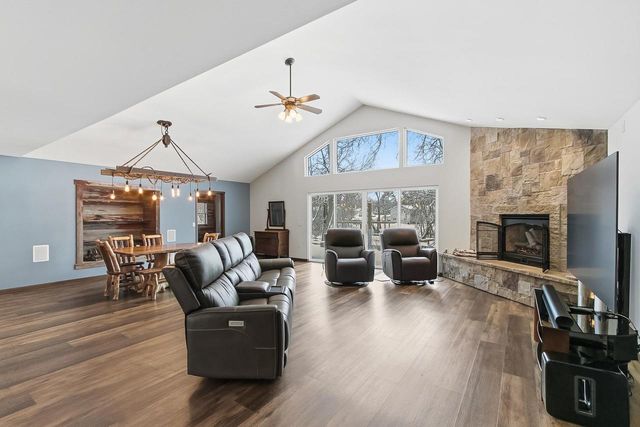 831 Island Court, Baraboo, WI 53913