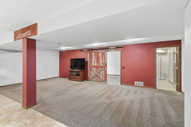 831 Island Court, Baraboo, WI 53913