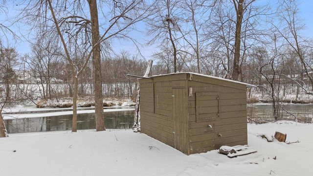 831 Island Court, Baraboo, WI 53913