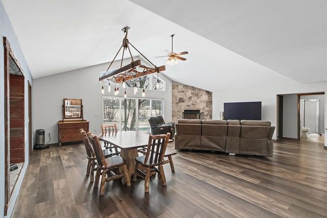 831 Island Court, Baraboo, WI 53913