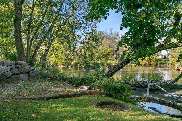 831 Island Court, Baraboo, WI 53913