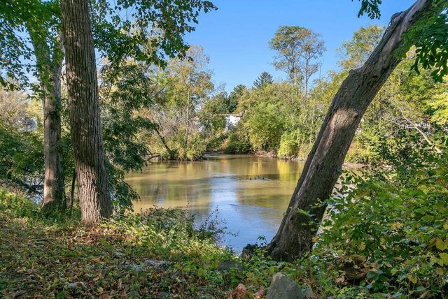 831 Island Court, Baraboo, WI 53913