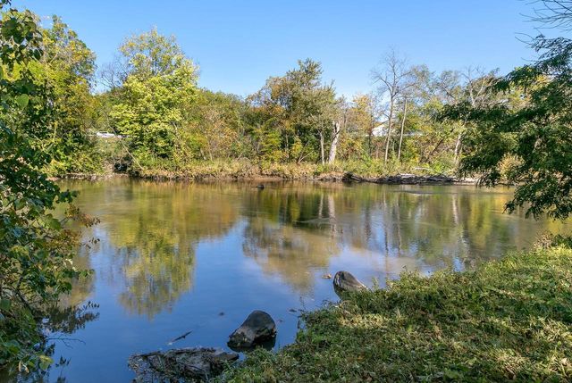 831 Island Court, Baraboo, WI 53913