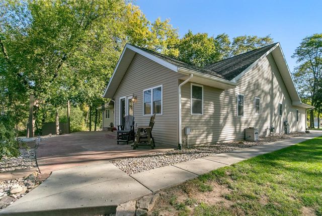 831 Island Court, Baraboo, WI 53913