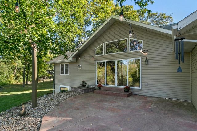 831 Island Court, Baraboo, WI 53913