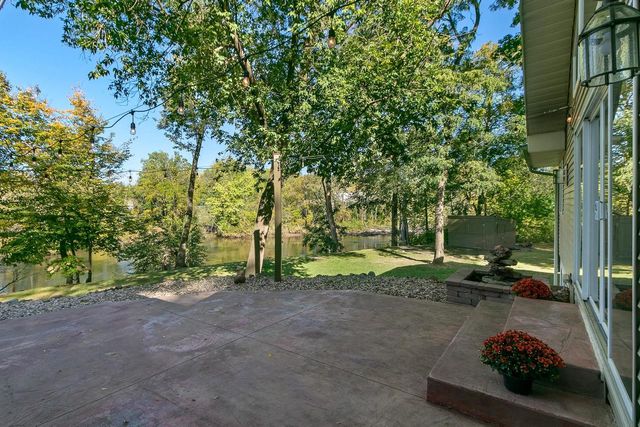 831 Island Court, Baraboo, WI 53913