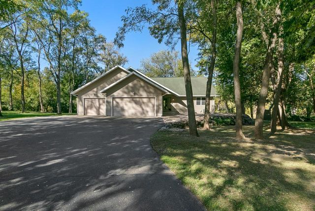 831 Island Court, Baraboo, WI 53913