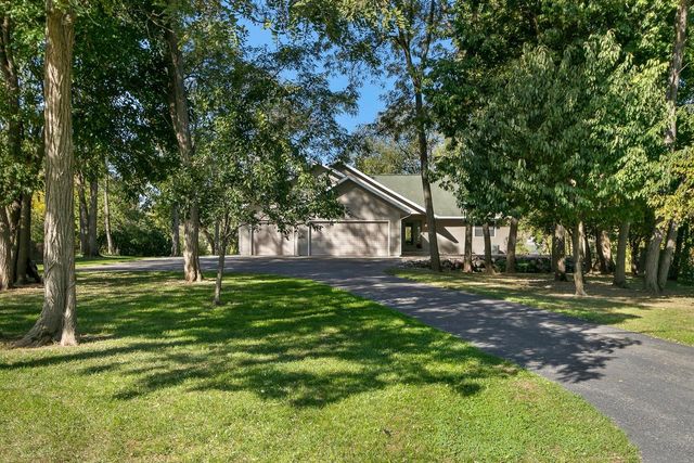 831 Island Court, Baraboo, WI 53913