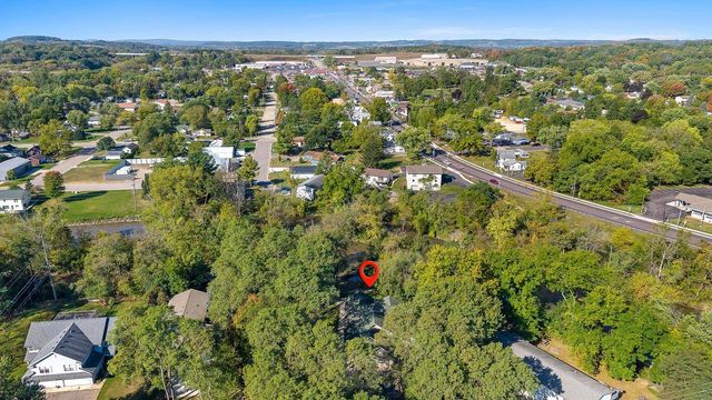 831 Island Court, Baraboo, WI 53913