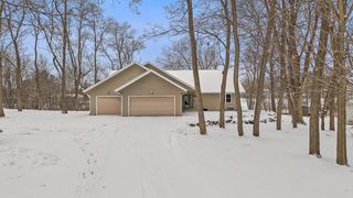 831 Island Court, Baraboo, WI 53913