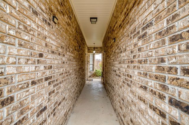 1918 Woodland Hills Lane, Weatherford, TX 76087