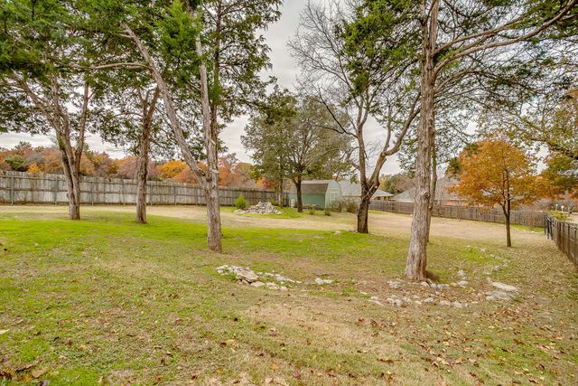 1918 Woodland Hills Lane, Weatherford, TX 76087