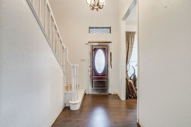 1918 Woodland Hills Lane, Weatherford, TX 76087