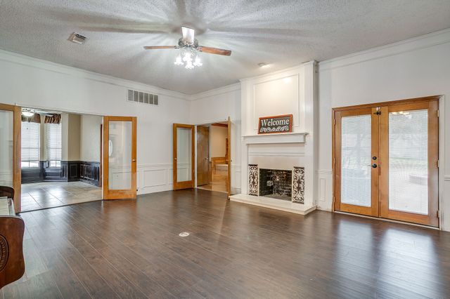 1918 Woodland Hills Lane, Weatherford, TX 76087